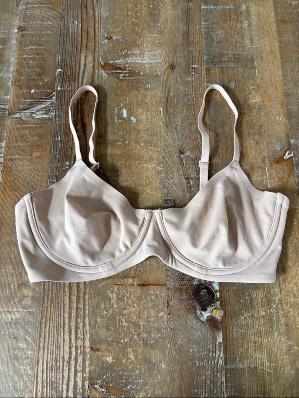 SKIMS Underwire Seamless Bra - Light Beige 34D NWOT